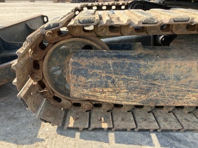 MINI EXCAVATOR — Auction (lot 8457-199)