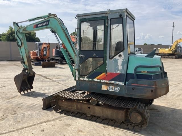 MINI EXCAVATOR — Auction (lot 8457-20)