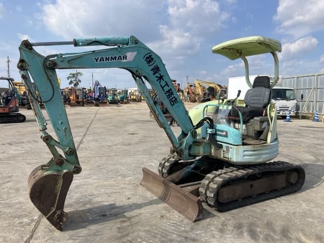 MINI EXCAVATOR — Auction (lot 8457-200)