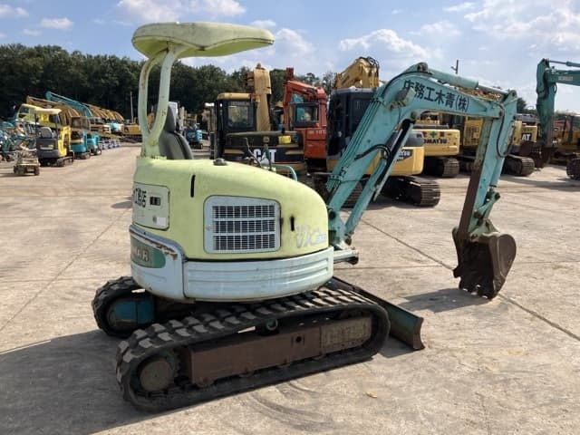 MINI EXCAVATOR — Auction (lot 8457-200)