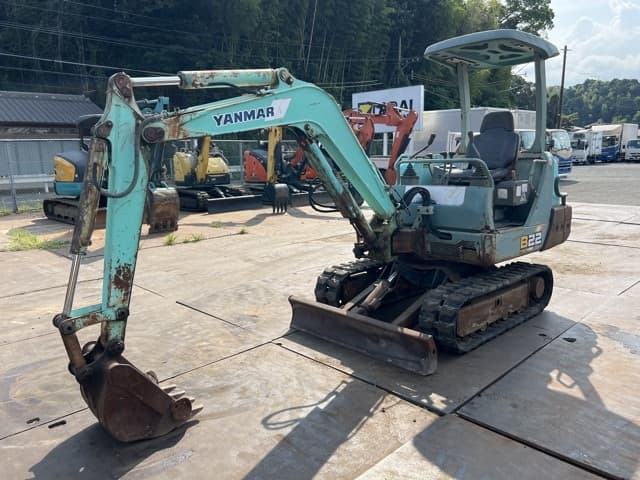 MINI EXCAVATOR — Auction (lot 8457-20003)
