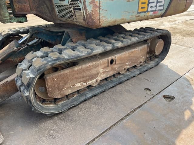 MINI EXCAVATOR — Auction (lot 8457-20003)
