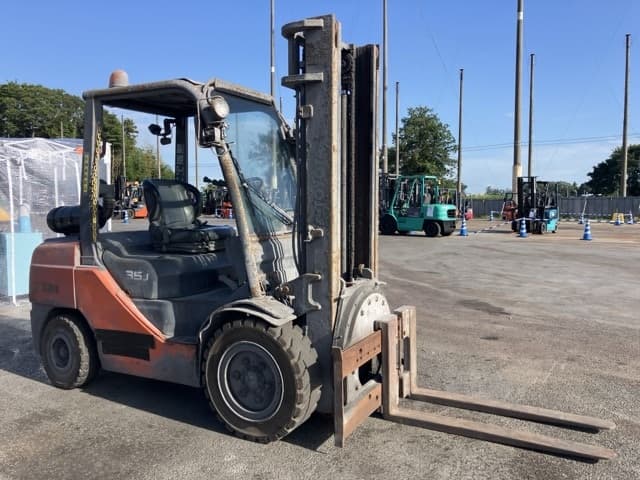 Forklift — Auction (lot 8457-2001)