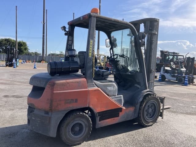 Forklift — Auction (lot 8457-2001)