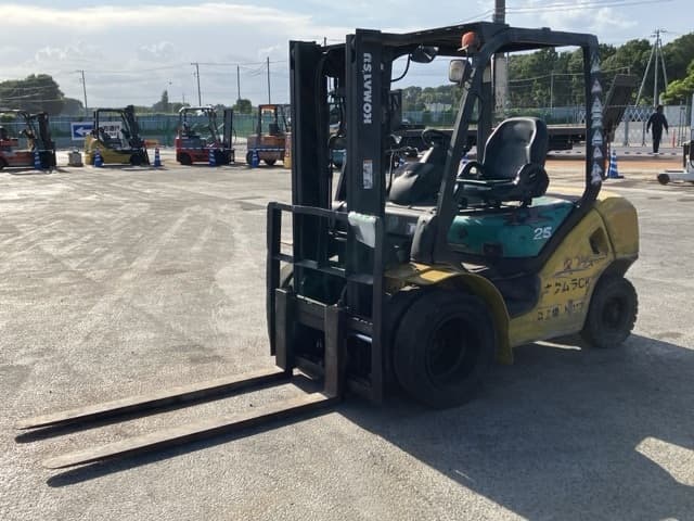 Forklift — Auction (lot 8457-2002)