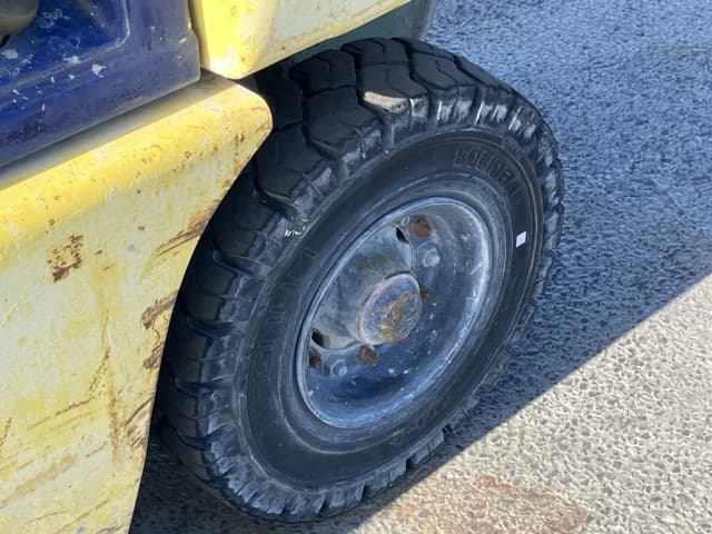 Forklift — Auction (lot 8457-2003)