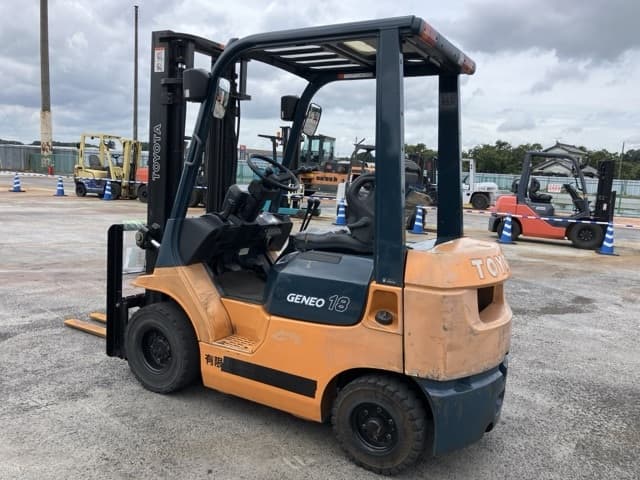 Forklift — Auction (lot 8457-2009)