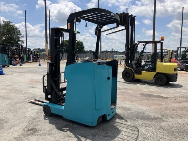 Reach Forklift — Auction (lot 8457-2010)