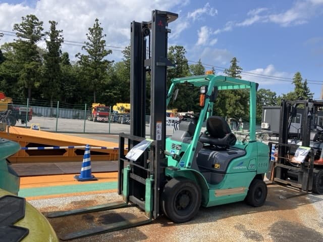 Forklift — Auction (lot 8457-2013)