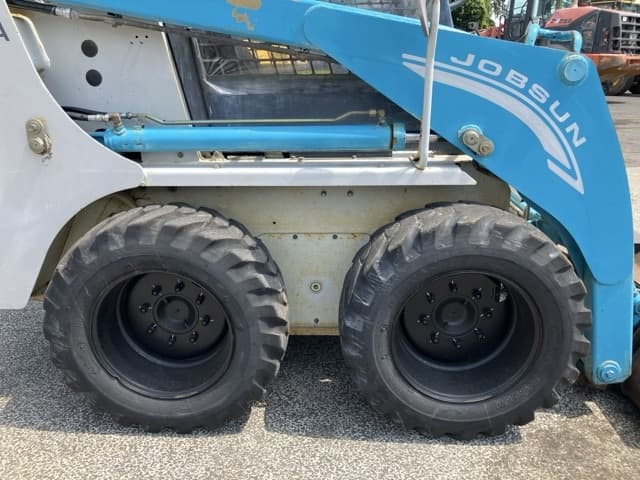 SKID STEER LOADER — Auction (lot 8457-202)