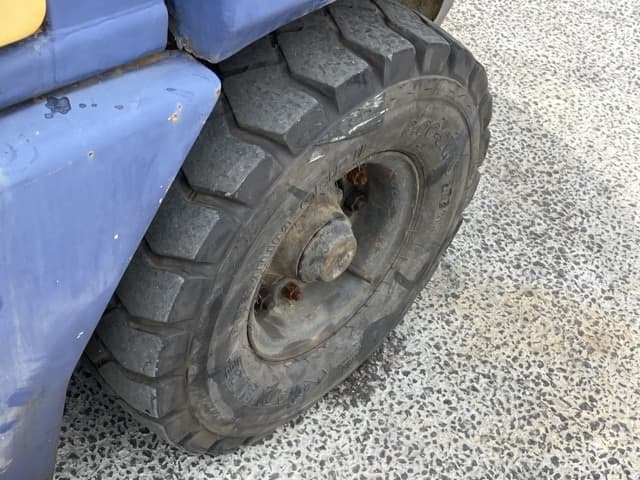 Forklift — Auction (lot 8457-2029)