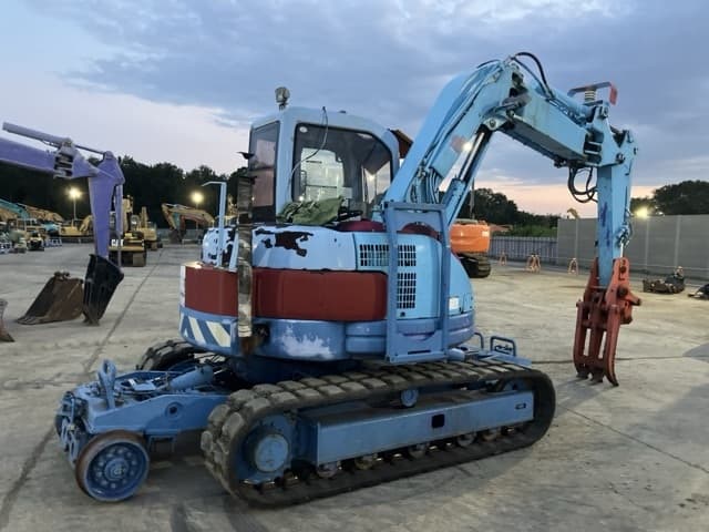 EXCAVATOR — Auction (lot 8457-203)