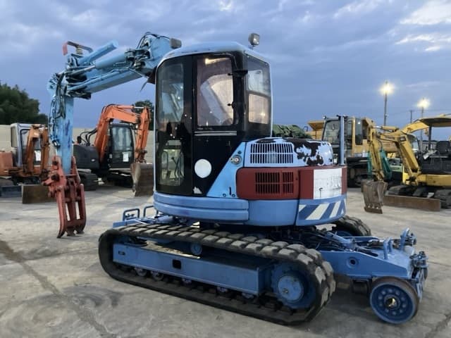 EXCAVATOR — Auction (lot 8457-203)