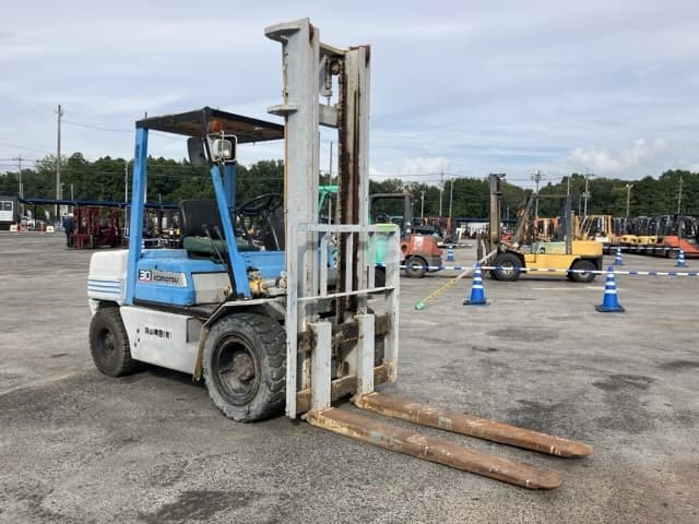 Forklift — Auction (lot 8457-2035)