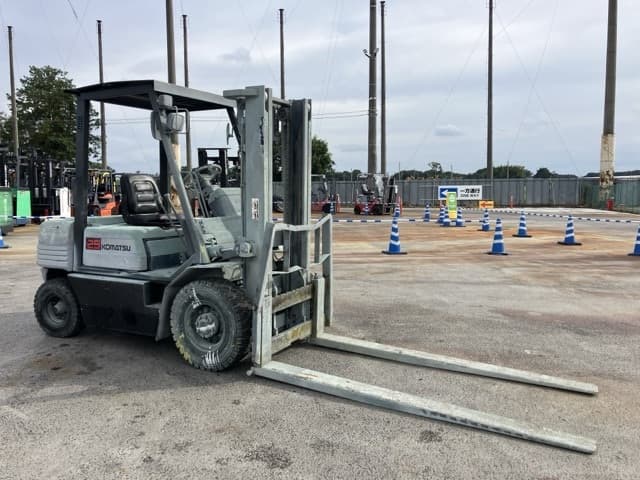 Forklift — Auction (lot 8457-2037)