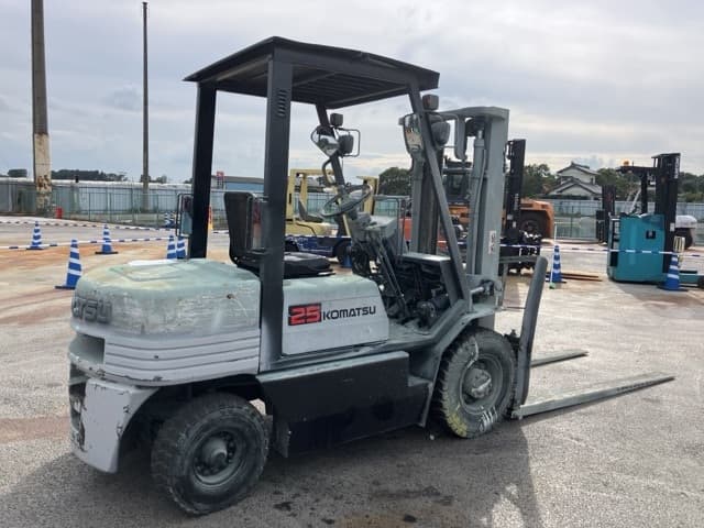 Forklift — Auction (lot 8457-2037)