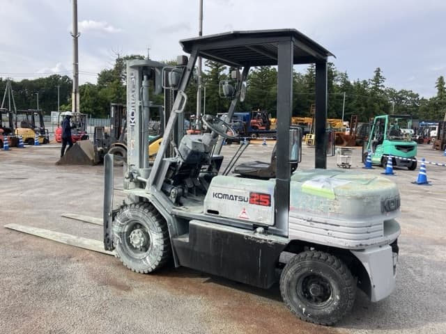Forklift — Auction (lot 8457-2037)