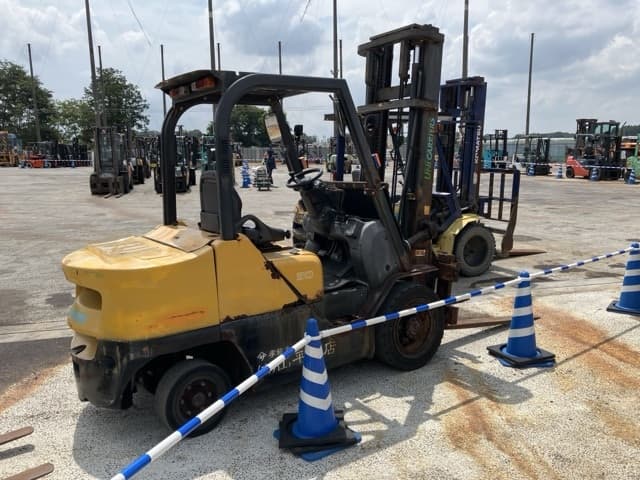 Forklift — Auction (lot 8457-2039)
