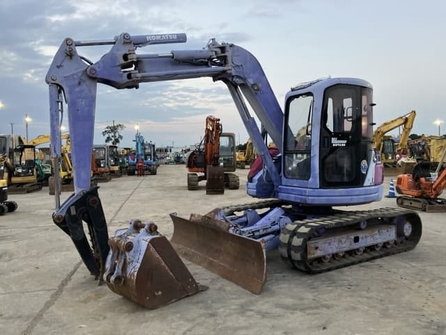 EXCAVATOR — Auction (lot 8457-204)