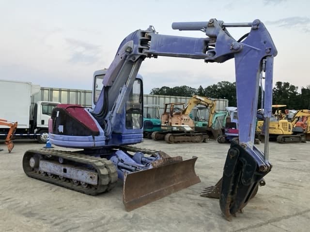 EXCAVATOR — Auction (lot 8457-204)