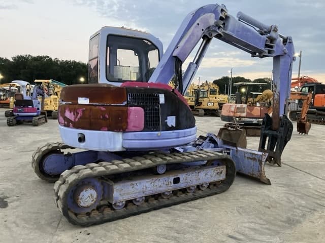 EXCAVATOR — Auction (lot 8457-204)