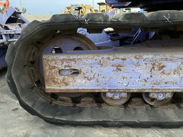 EXCAVATOR — Auction (lot 8457-204)