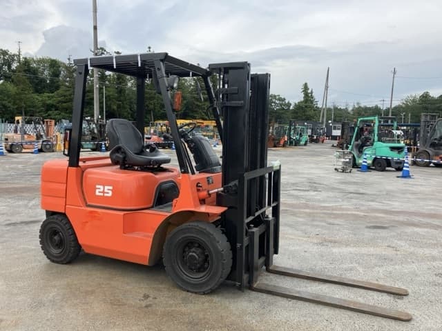 Forklift — Auction (lot 8457-2042)