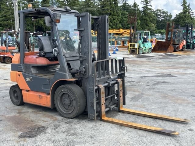Battery Forklift — Auction (lot 8457-2049)