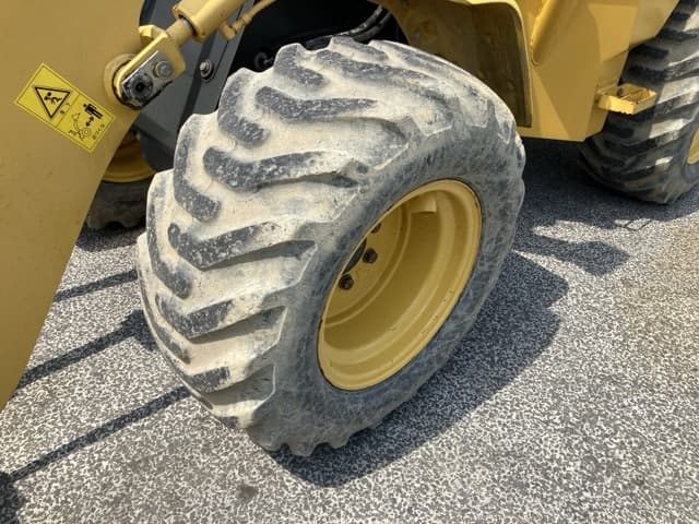 MINI WHEEL LOADER — Auction (lot 8457-205)