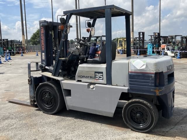Forklift — Auction (lot 8457-2052)