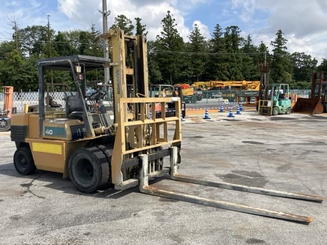 Forklift — Auction (lot 8457-2053)