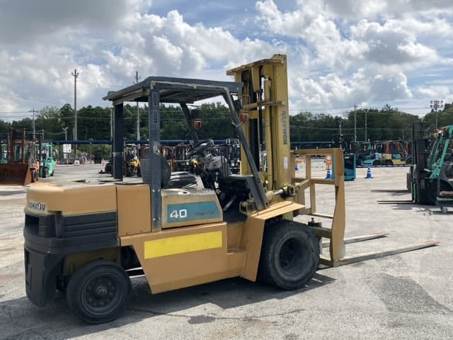 Forklift — Auction (lot 8457-2053)