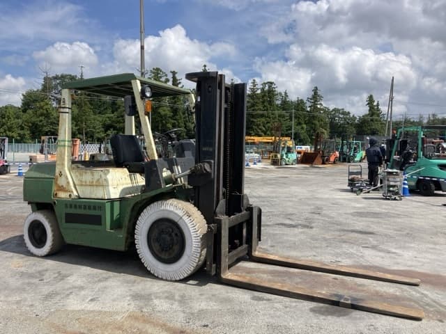 Forklift — Auction (lot 8457-2054)