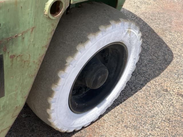 Forklift — Auction (lot 8457-2054)