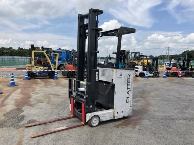 Reach Forklift — Auction (lot 8457-2055)