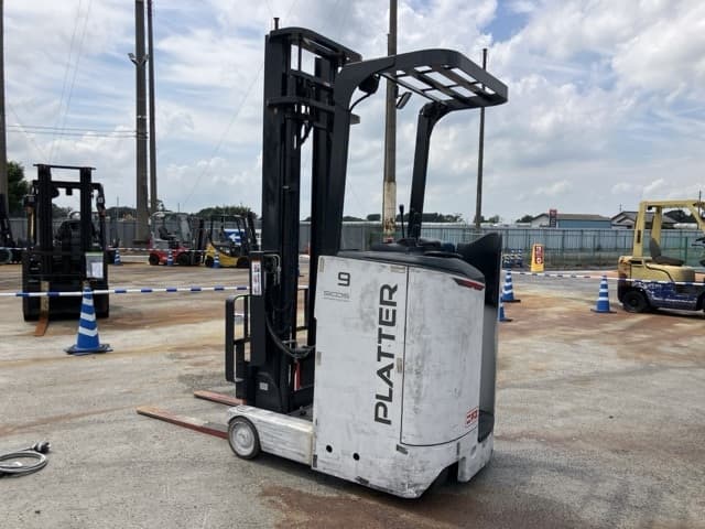 Reach Forklift — Auction (lot 8457-2055)