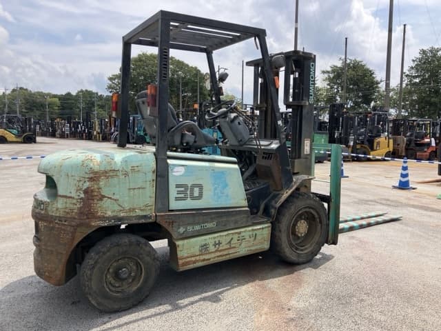 Forklift — Auction (lot 8457-2056)