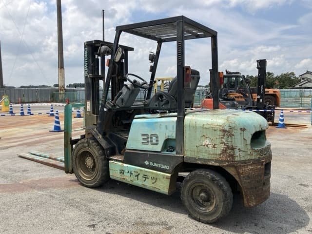 Forklift — Auction (lot 8457-2056)