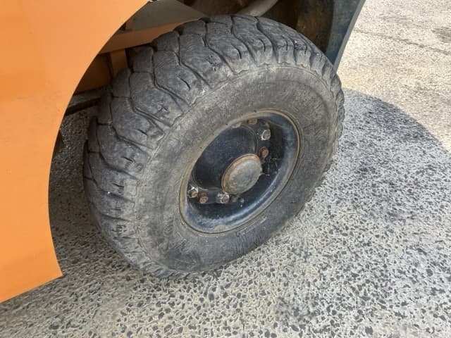 Forklift — Auction (lot 8457-2057)