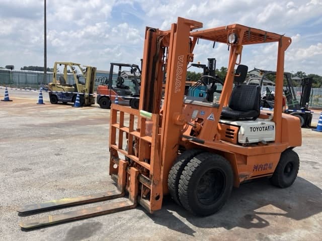 Forklift — Auction (lot 8457-2059)