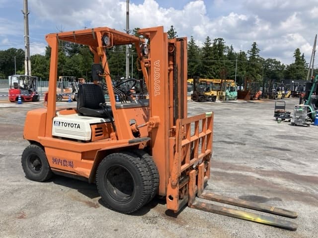 Forklift — Auction (lot 8457-2059)