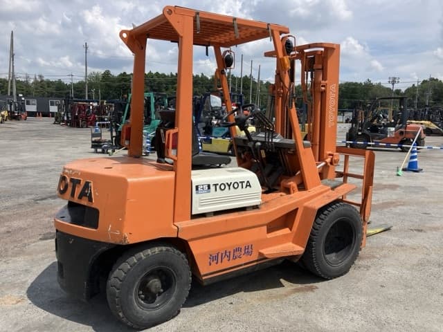 Forklift — Auction (lot 8457-2059)