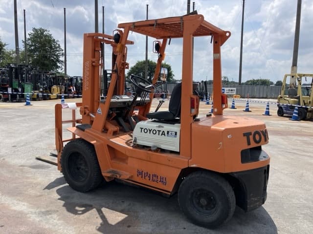 Forklift — Auction (lot 8457-2059)