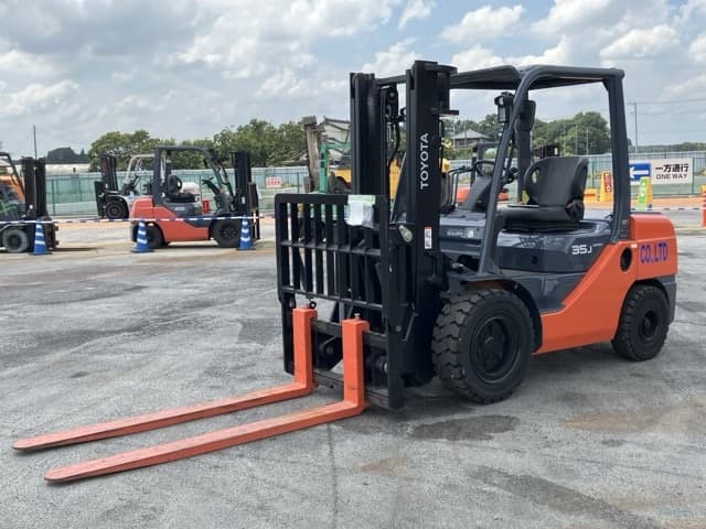 Forklift — Auction (lot 8457-2061)