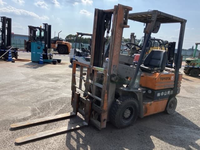 Forklift — Auction (lot 8457-2066)