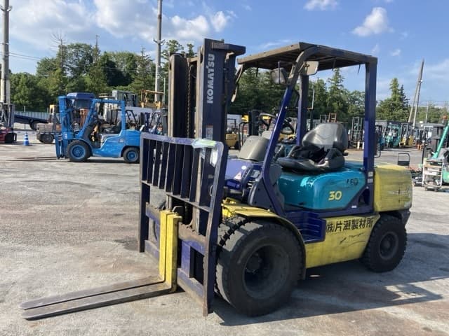 Forklift — Auction (lot 8457-2069)