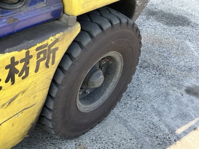 Forklift — Auction (lot 8457-2069)