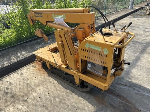 MINI CRAWLER CRANE — Auction (lot 8457-207)