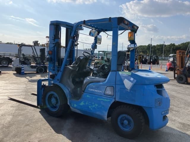 Forklift — Auction (lot 8457-2070)