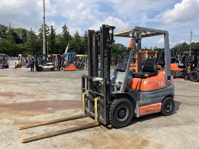 Forklift — Auction (lot 8457-2074)